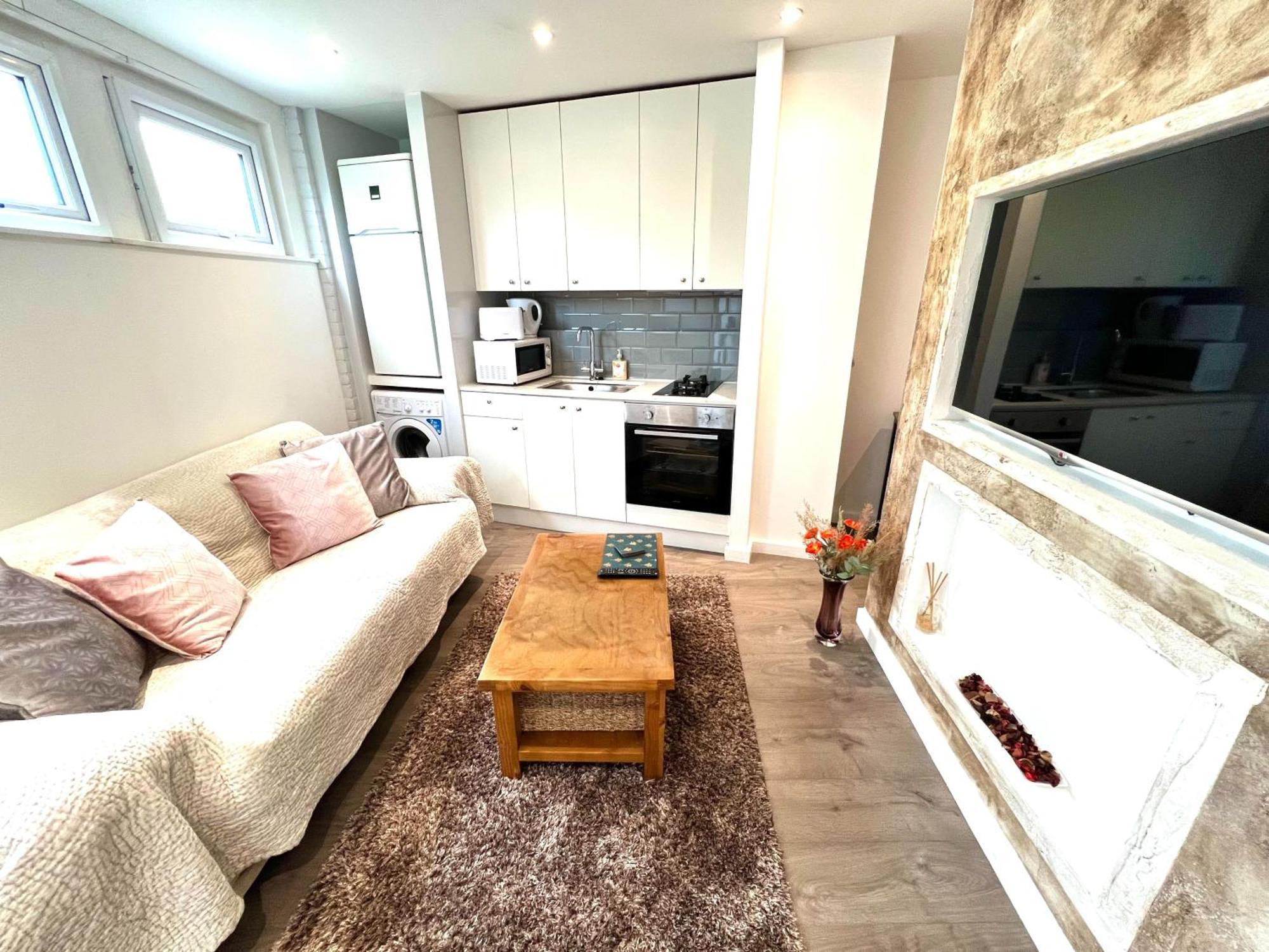 Modern Studio Apartment With Free Wifi ロンドン エクステリア 写真